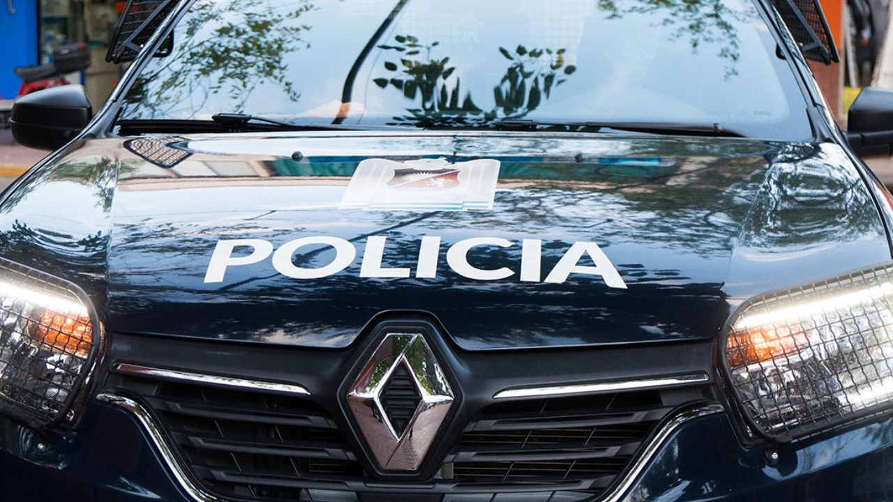 El accidente ocurrió en el barrio Lihué. La pequeña de 3 años fue trasladada al Hospital Notti, pero no logró sobrevivir. El conductor de la moto está detenido e investigan si hubo otro vehículo involucrado.