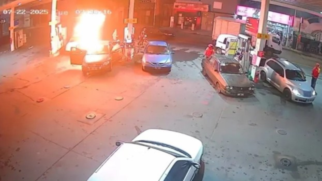 Ocurrió en Concepción del Uruguay, Entre Ríos. El vehículo se incendió mientras intentaban extraerle gasoil que había sido cargado por error.