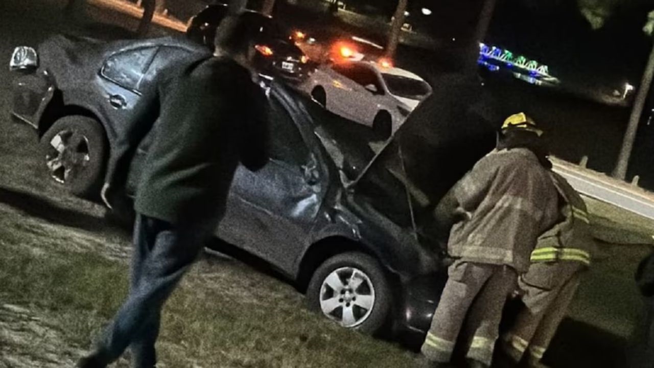 Rosario, de 14 años, y su madre esperaban en la banquina de la Ruta Provincial 44 cuando un automóvil se desvió y las embistió. La joven perdió una pierna y este miércoles debería haber festejado sus 15 años.