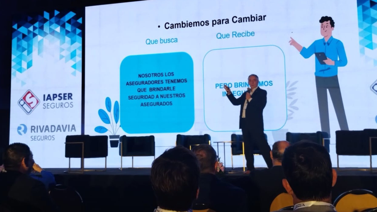 La aseguradora culminó el 2025 con una cargada agenda que incluyó charlas y exposiciones con el propósito de continuar concientizando y educando sobre los siniestros viales.