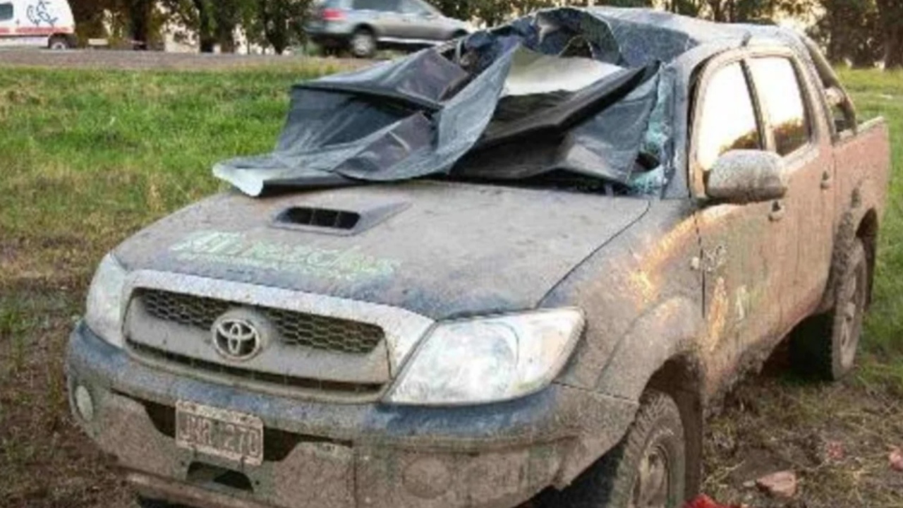 Un respaldo de cama mal sujetado se desprendió de una camioneta, cruzó de carril y mató a un conductor en la Ruta 5. Ocurrió el 4 de diciembre de 2012. La aseguradora quedó exenta y la condena, que podría superar los $4.200 millones, deberá afrontarla con su patrimonio personal el responsable del hecho, que es oriundo de Chivilcoy.