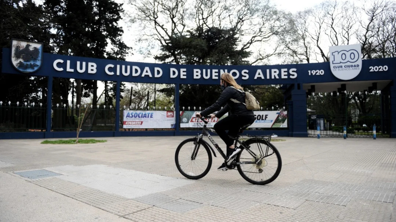 Producto de un accidente, ocurrido en diciembre de 2018, el deportista sufrió la fractura de cuatro vértebras y un hematoma muscular que lo dejó dos meses en reposo absoluto.