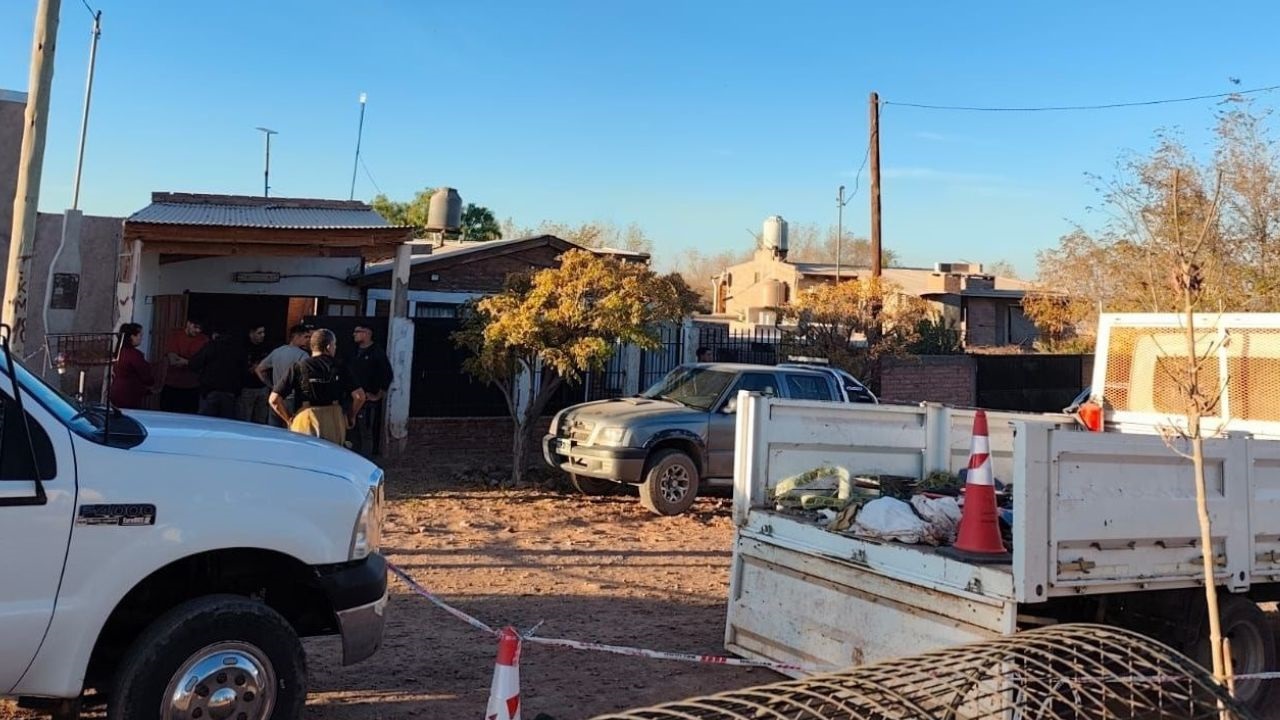 El hecho ocurrió el último sábado por la tarde frente a Radio Arenas, en Rincón de los Sauces. Los lesionados recibieron quemaduras de consideración y debieron ser trasladados de urgencia a Neuquén capital tras recibir las primeras atenciones en el hospital local.