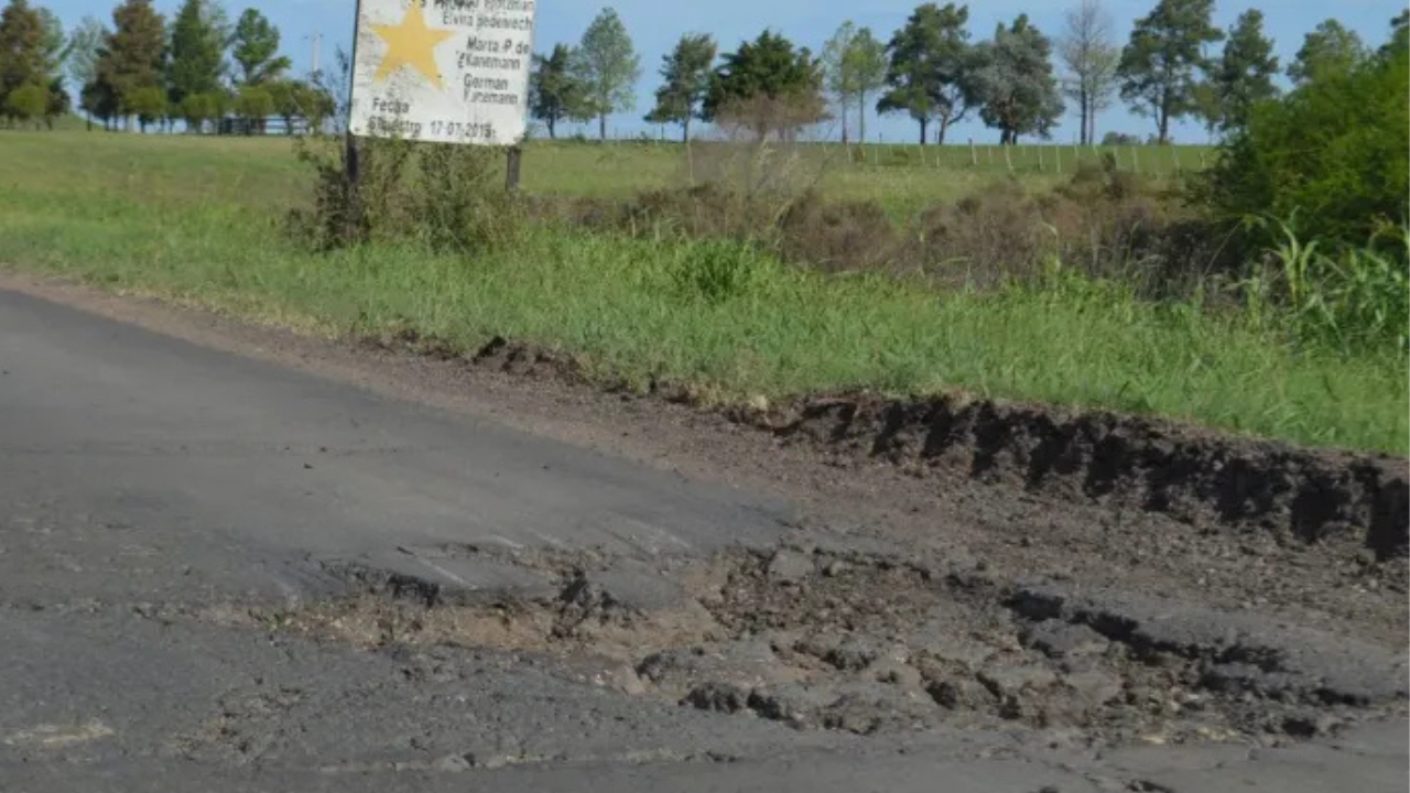 El siniestro fue culpa del mal estado y falta de mantenimiento de la ruta 20 y el organismo provincial fue condenado. Deberá pagar a la familia más de 150 millones de pesos.
