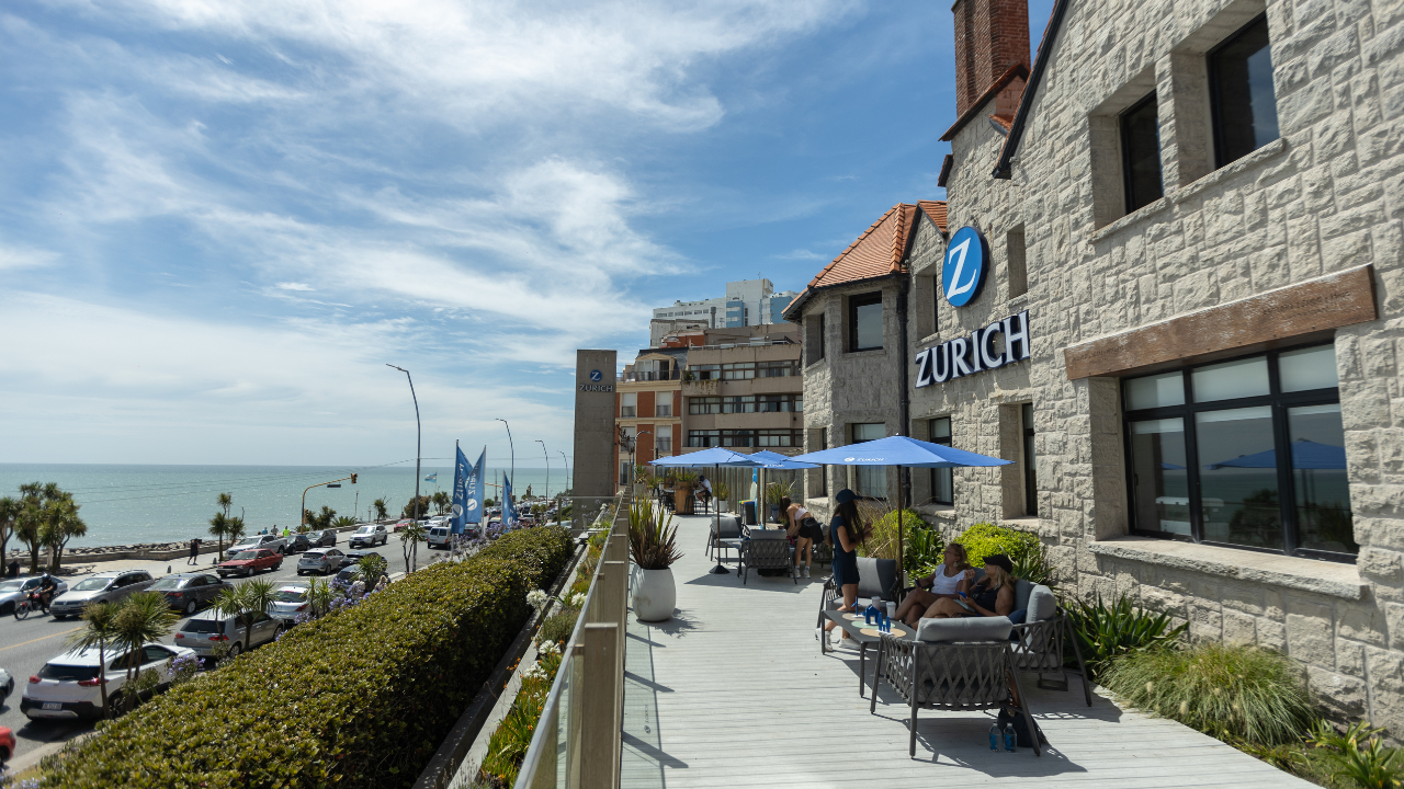 Con espacios de encuentro, deporte, alianzas estratégicas y acciones solidarias, la compañía vuelve a estar presente en la ciudad durante la temporada estival.